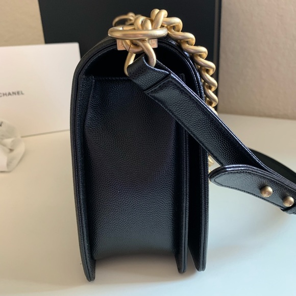 ♥️SOLD♥️ Chanel Large boy caviar skin gold HW - Picture 5 of 8
